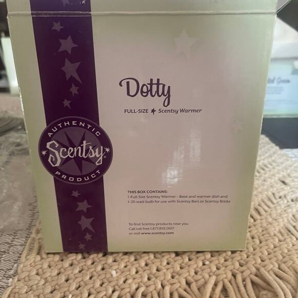 Scentsy Dotty candle warmer - Picture 9 of 10